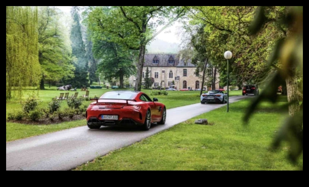 Track Day Bliss: sporta automašīnas un augstas veiktspējas braukšana