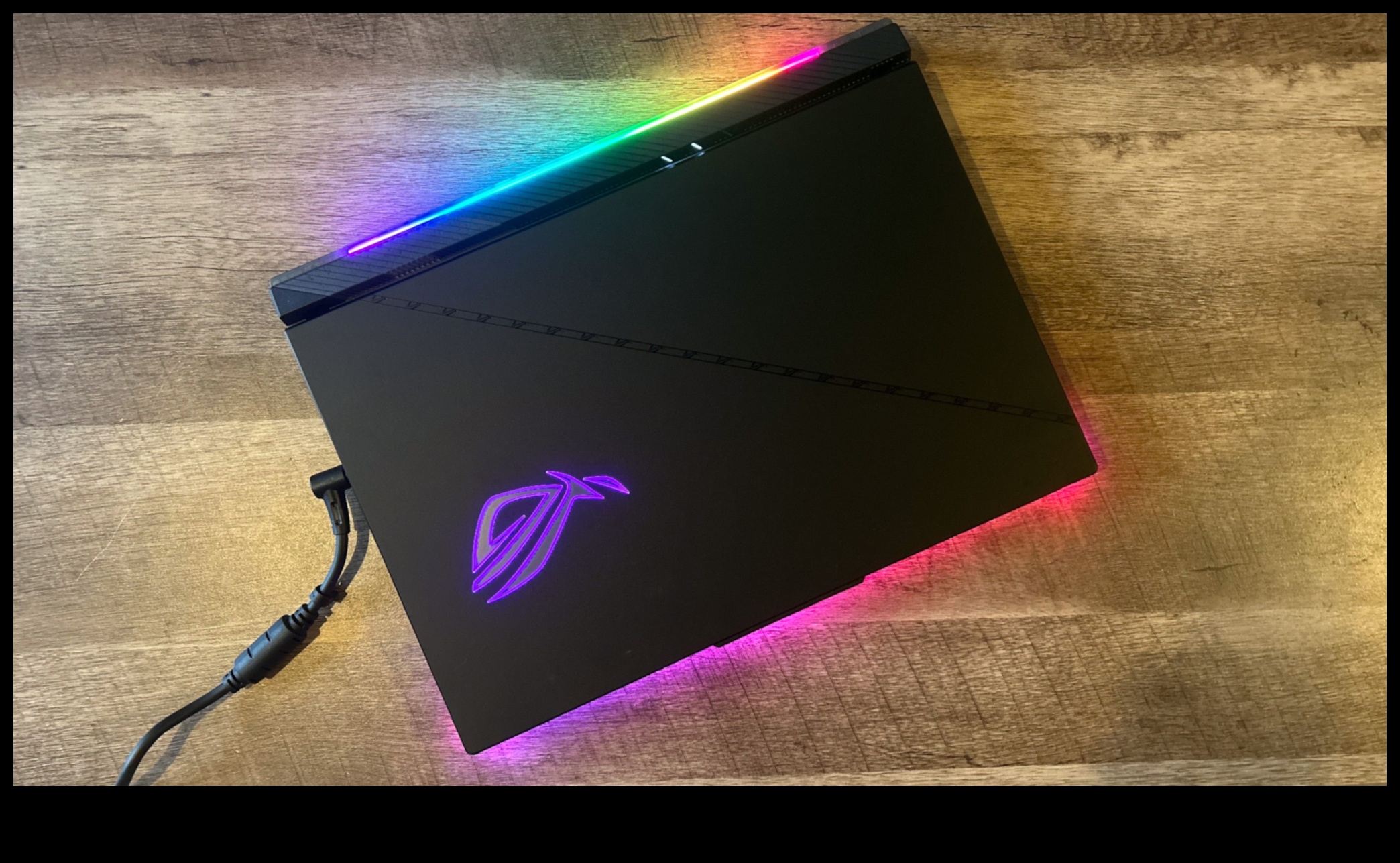 Divējāda lietojuma ierīces: klēpjdatori spēlēm un radošam darbam