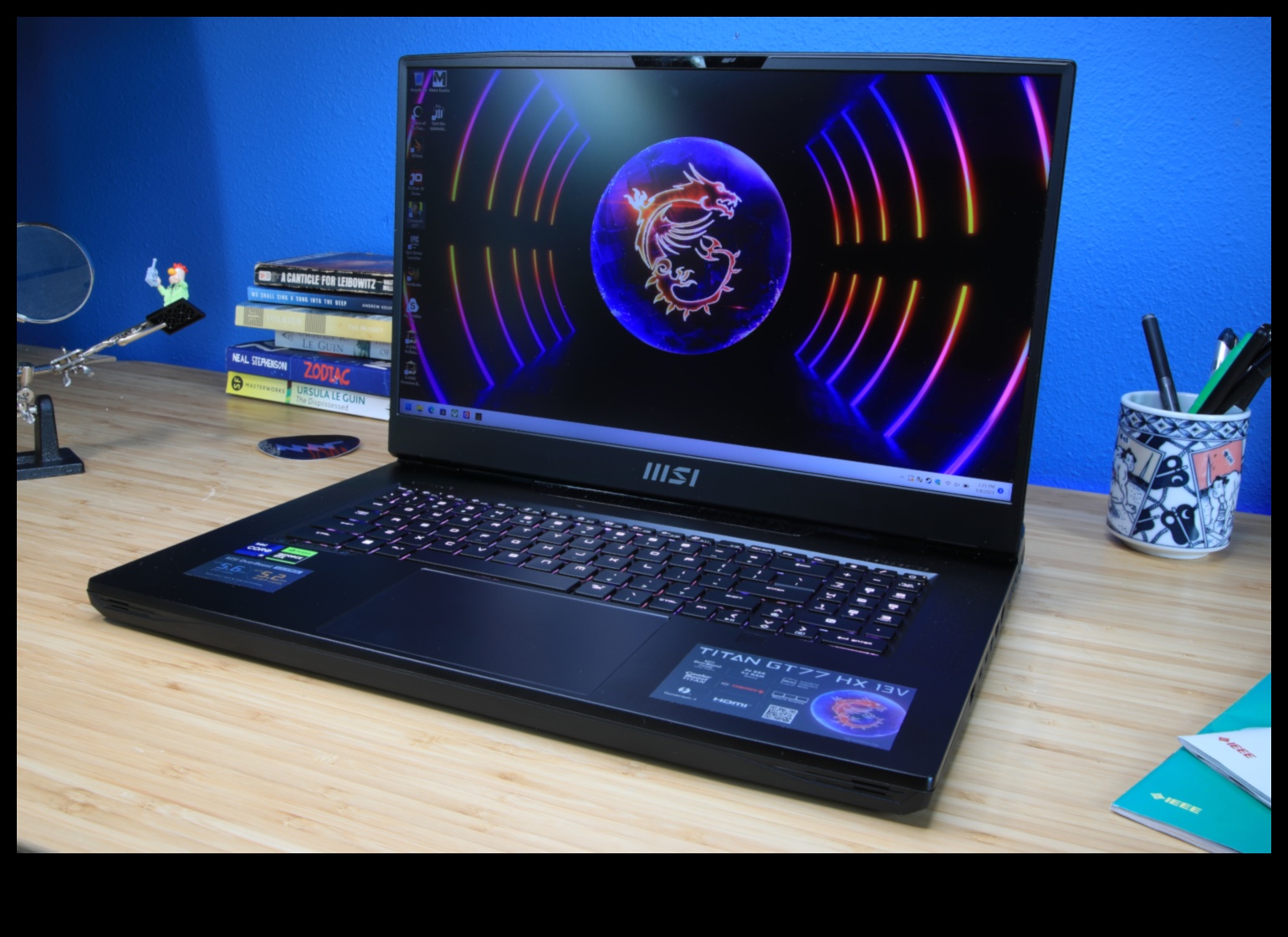 Divējāda lietojuma ierīces: klēpjdatori spēlēm un radošam darbam