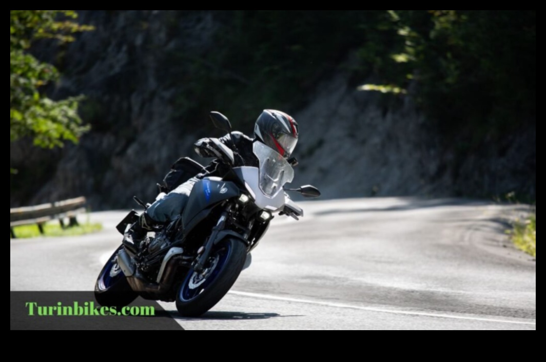 Chasing the Wind: Atklātā ceļa vilinājums, braucot uz diviem riteņiem