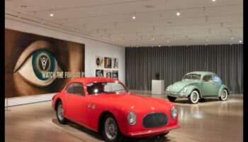 Aiz motora pārsega: klasisko automašīnu kultūras nozīme