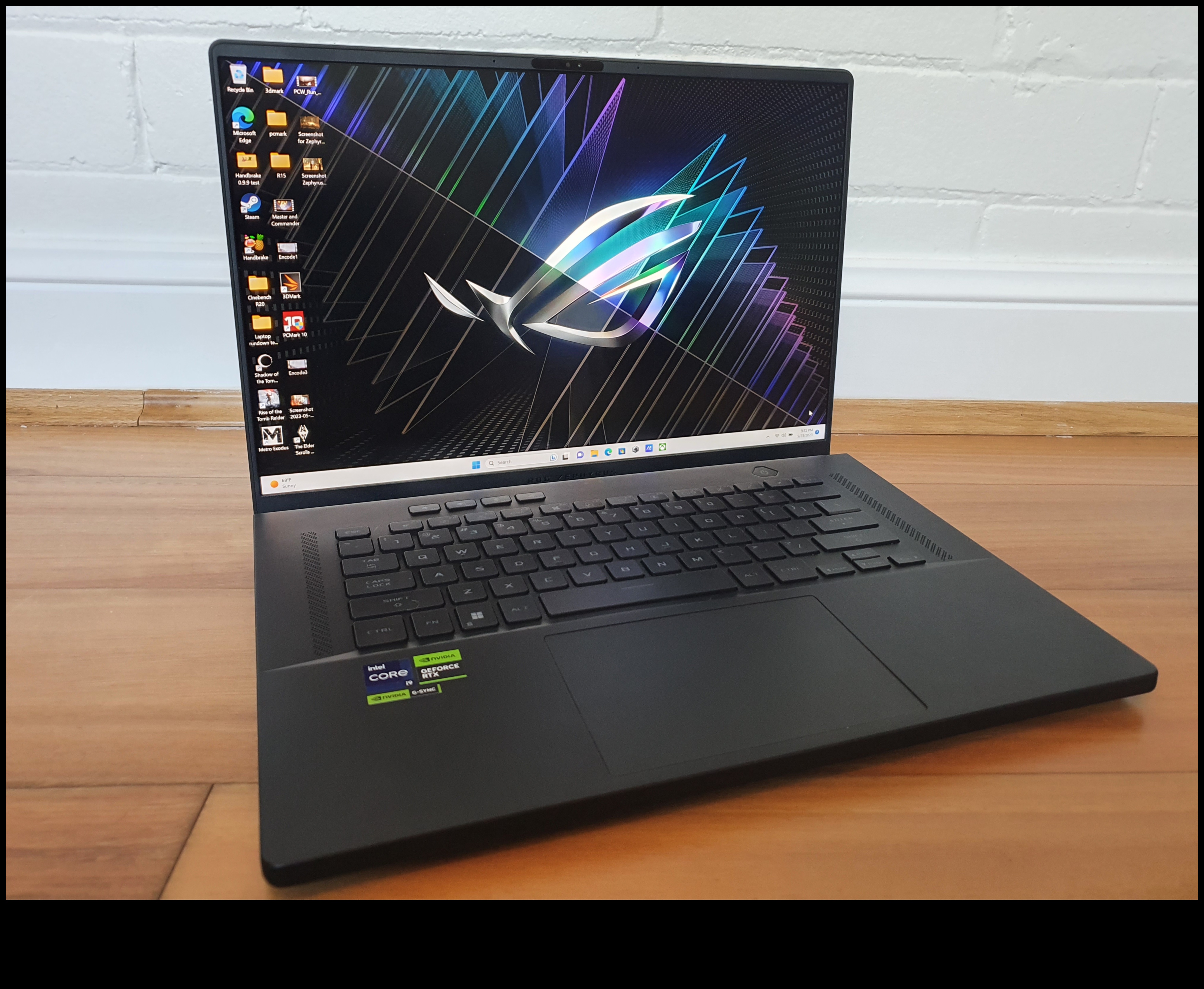 Bezvadu brīnumi: spēļu klēpjdatori ar uzlabotām savienojamības opcijām