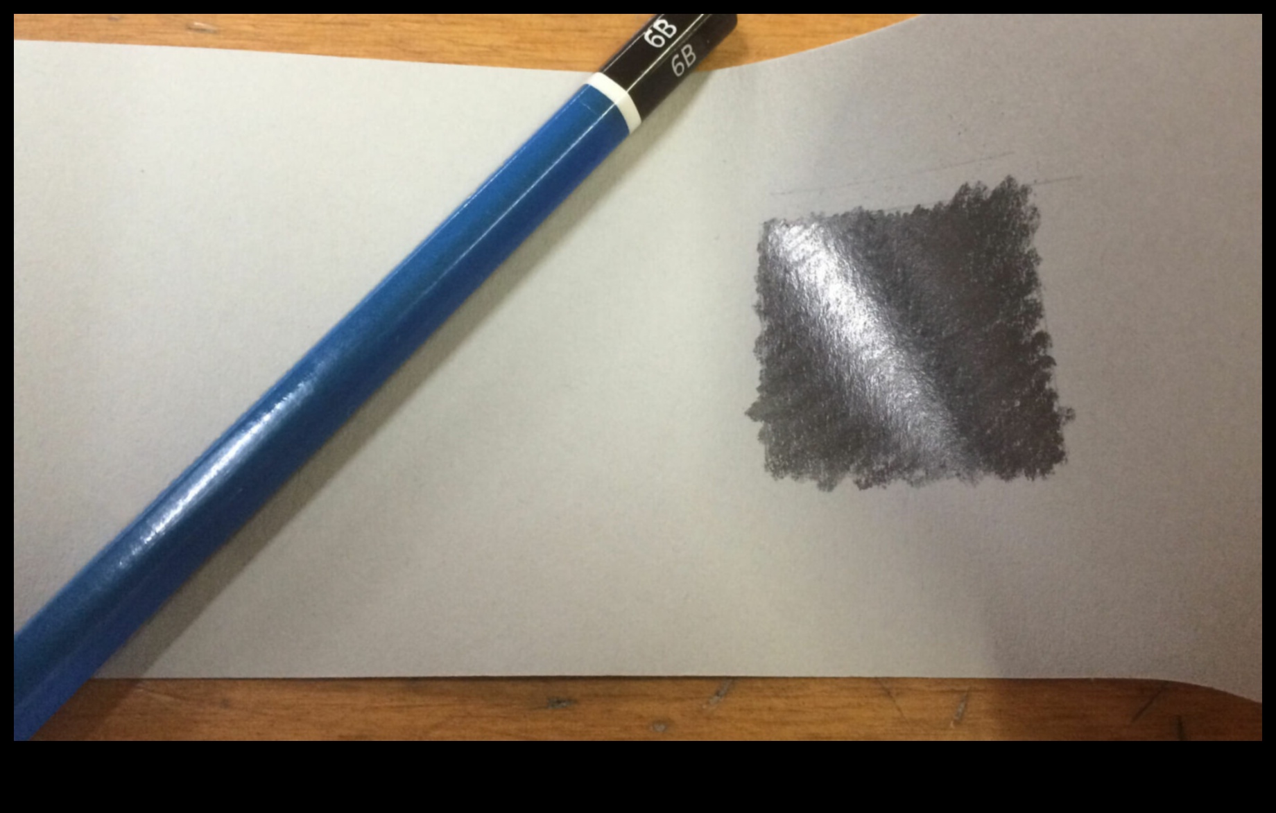 Zīmuļu skicēšanas paņēmieni: tekstūras uzlabošana grafīta mākslā